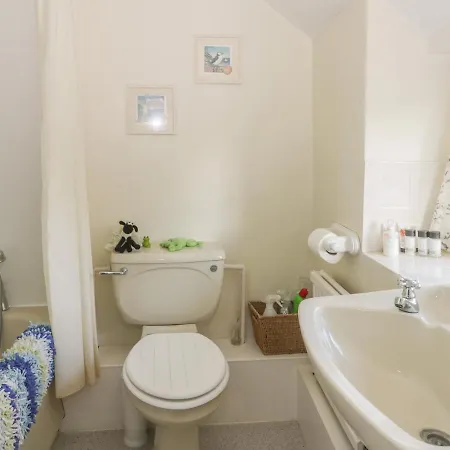 31 Outgang Road * Pickering